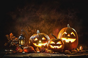 jack o lanterns representing Halloween
